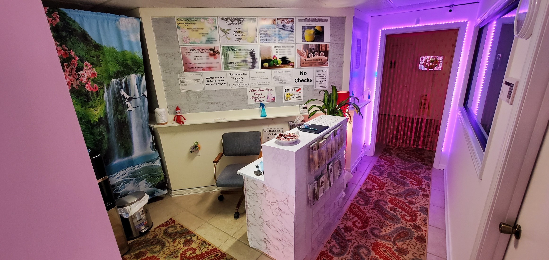 Front desk and lobby at Five Points Massage in Milton, Florida